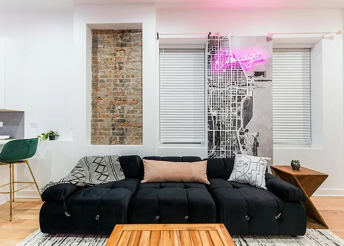 Apartment Bold 3br West Town Sleeps 8 - Patio & Free Parking Chicago