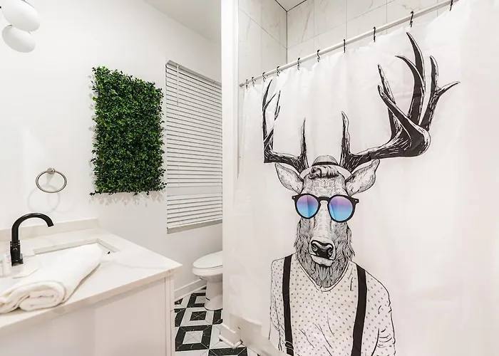 Apartment Bold 3br West Town Sleeps 8 - Patio & Free Parking Chicago